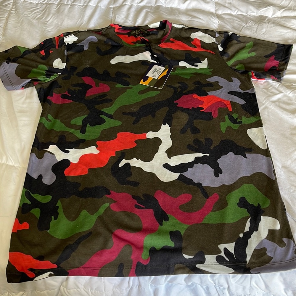 COPY - VALENTINO CAMO T SHIRT BRAND NEW❤️
